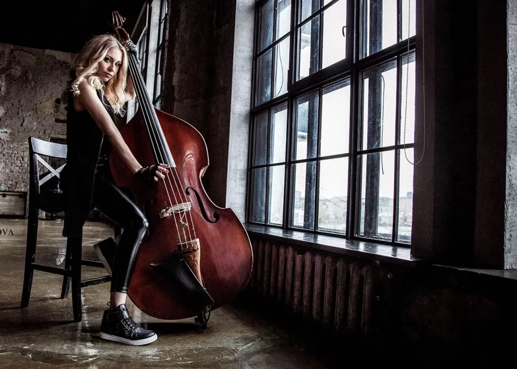 daria shorr with double bass